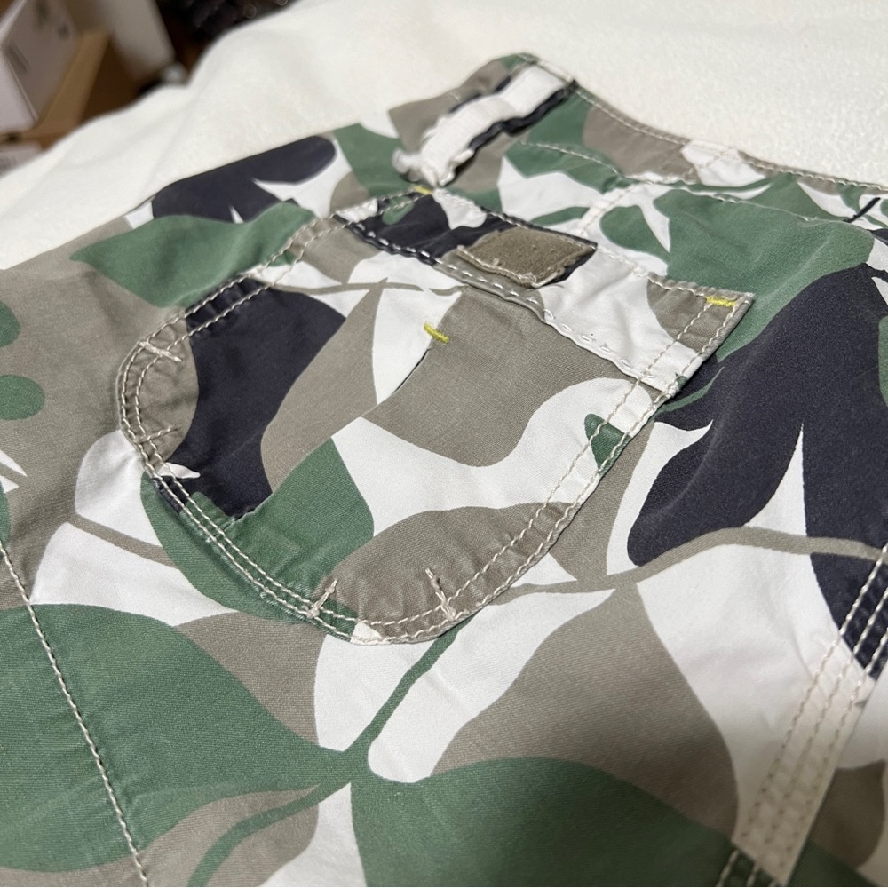 Y2K Tiny Tropical Camo Shorts 🌴